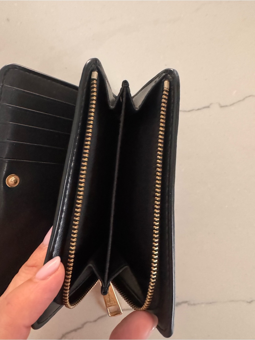Marc Jacobs Black Pebbled Leather Zip Card Wallet with Gold Logo - Picture 4 of 7